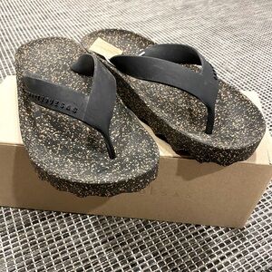 Asportuguesas, new with box, size 39, black flip flops